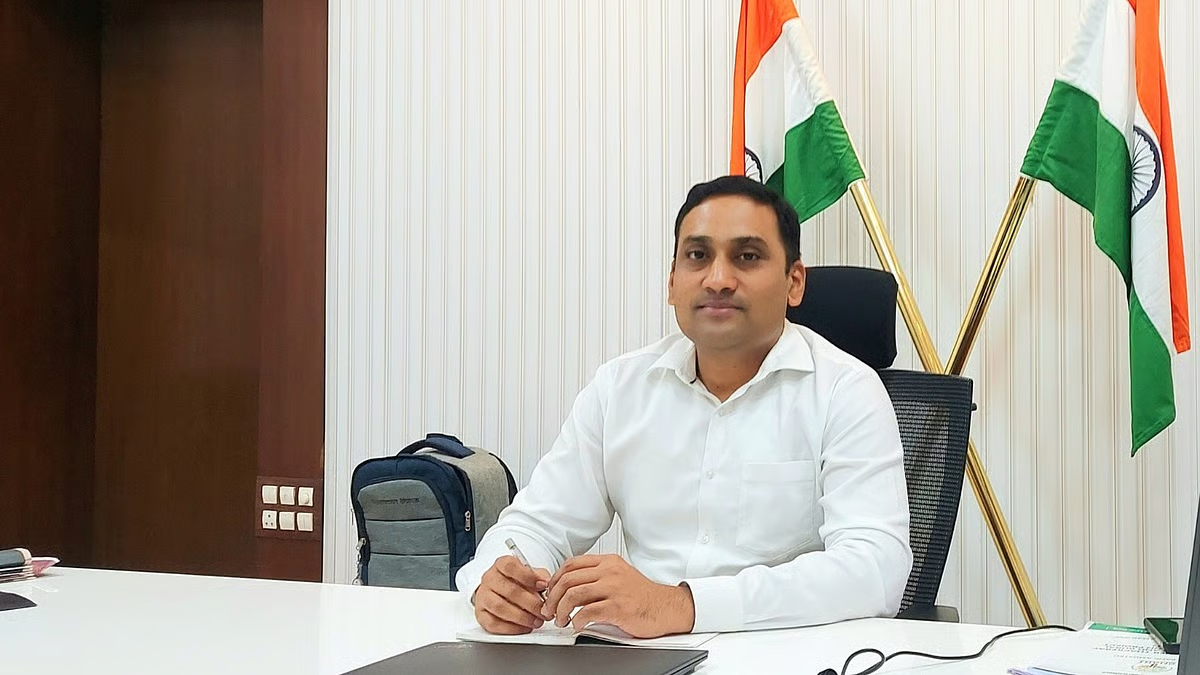 Dr. Praveen Gedam